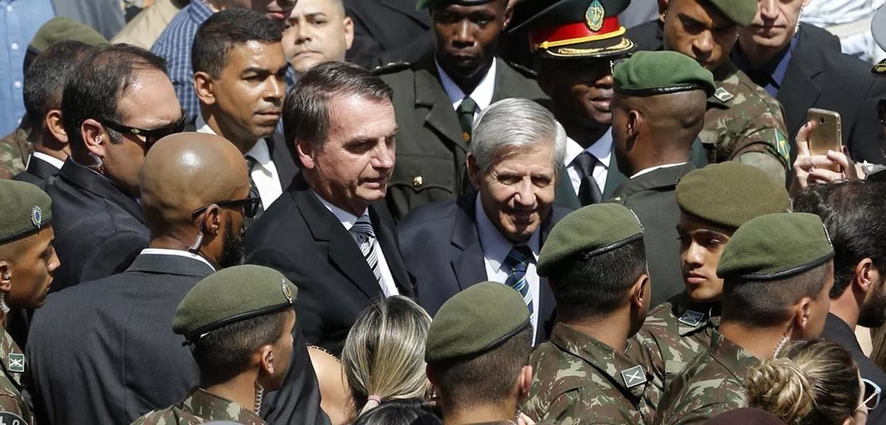 MP pede ao TCU suspensão dos salários de Bolsonaro e militares condenados