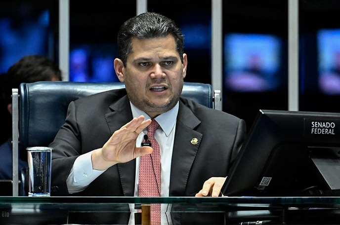 Governo e oposição pressionam Alcolumbre em CPI para saber quais senadores foram visitados por ‘Careca do INSS’