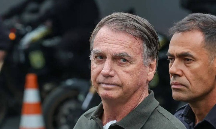 Bolsonaro está com anemia e pneumonia residual, diz boletim médico