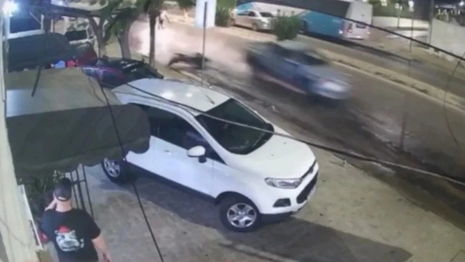 VÍDEO: Motorista sem habilitação atropela e mata motociclista por aplicativo em Natal