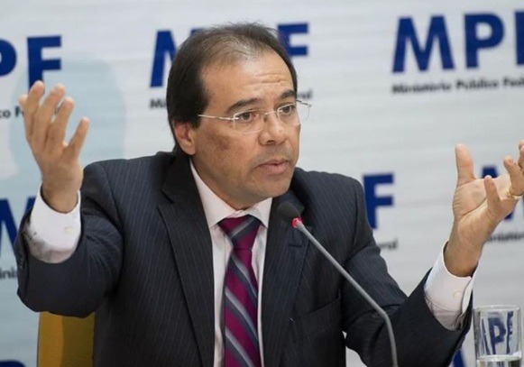 Irmão de Flávio Dino vira alvo da CPMI do INSS