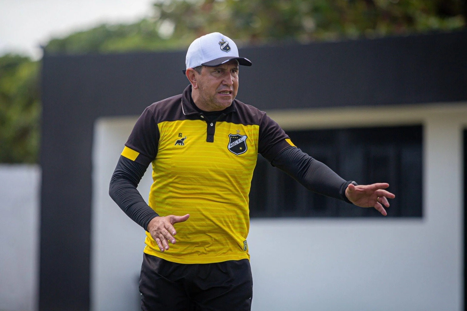 ABC acerta saída de membros da comissão técnica; confira