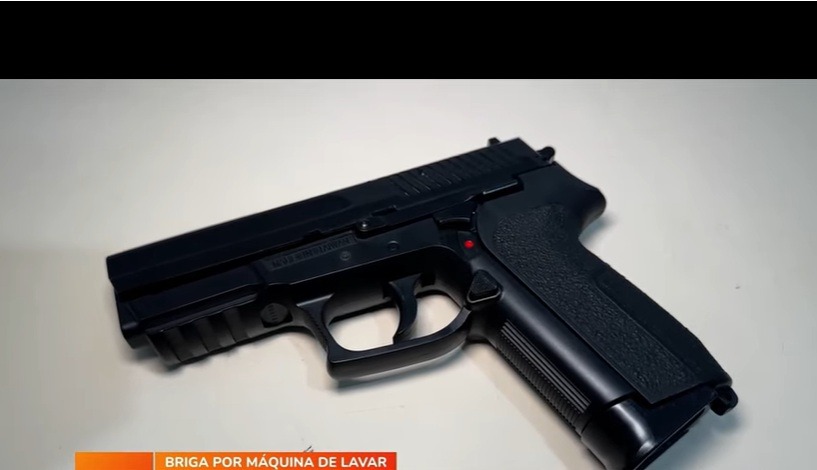 Homem invade casa da ex-mulher para levar máquina de lavar roupa