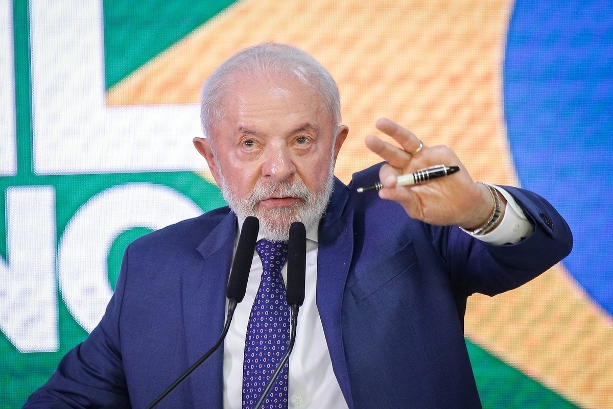 Lula é alvo de denúncia no MPF por supostas falas racistas