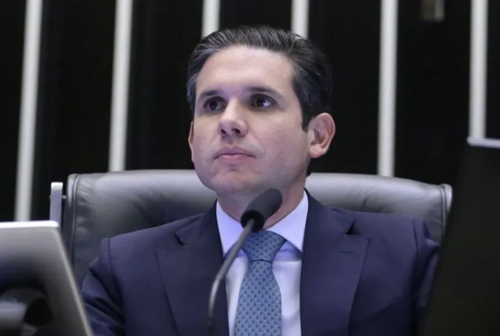 “O país precisa andar”, diz Hugo após urgência de anistia ser aprovada