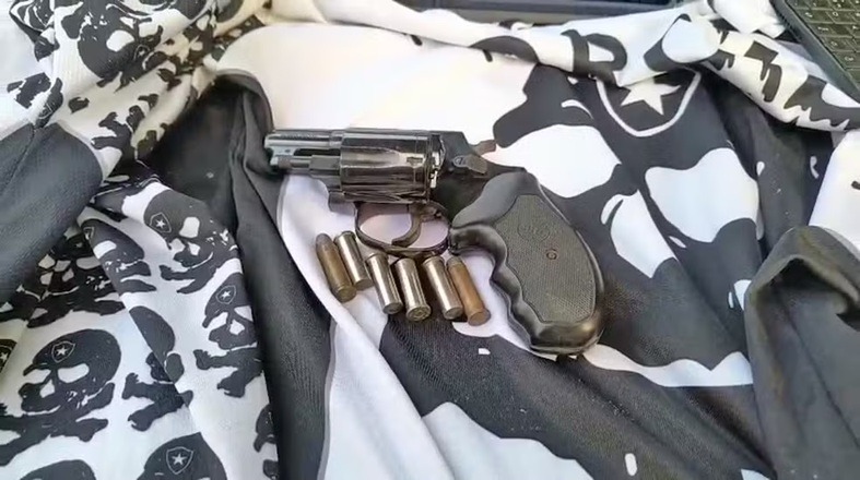 Sedes de torcidas organizadas dos 4 grandes do Rio são alvos de operação