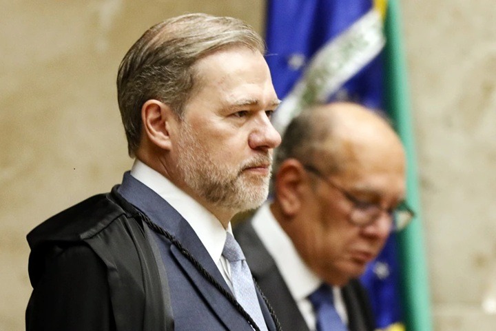 STF dá 10 dias para Câmara se explicar sobre PEC da Blindagem