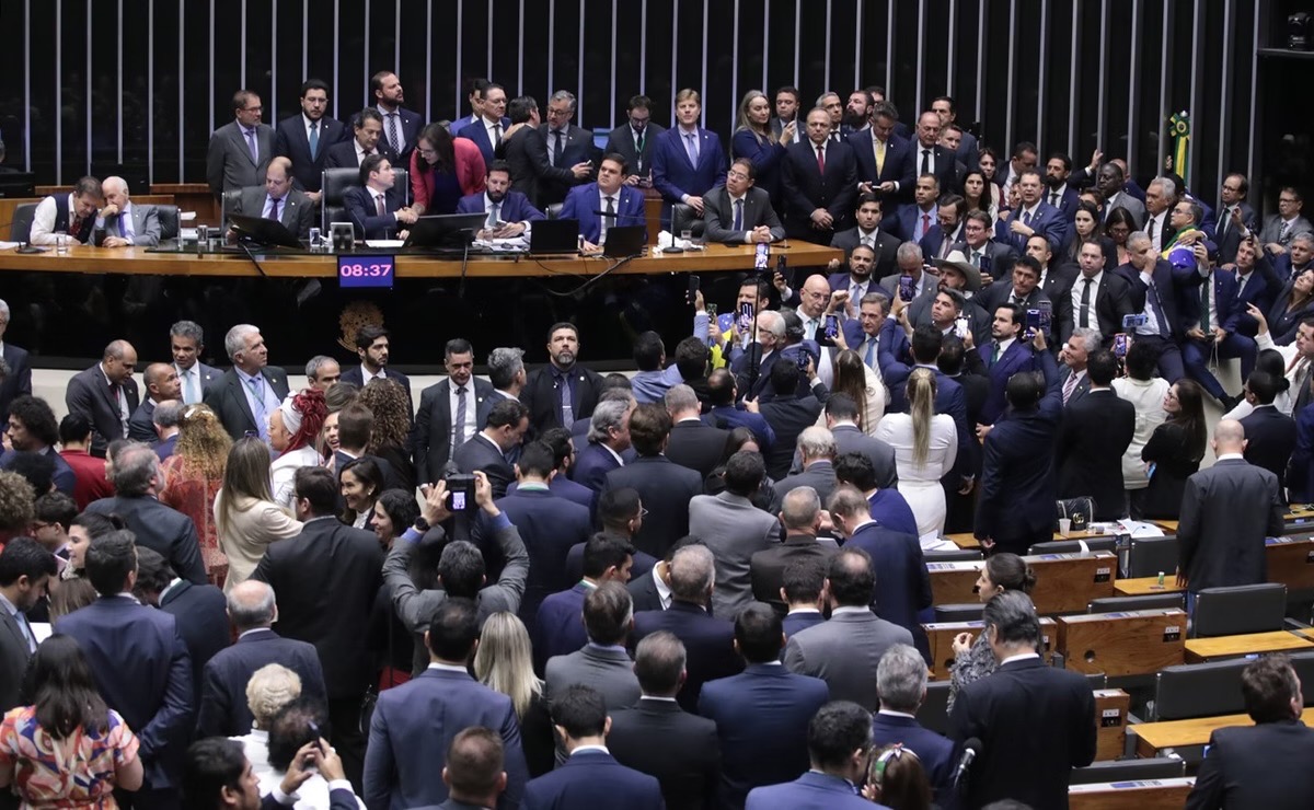 Petistas também resistem à redução de penas ao 8 de Janeiro