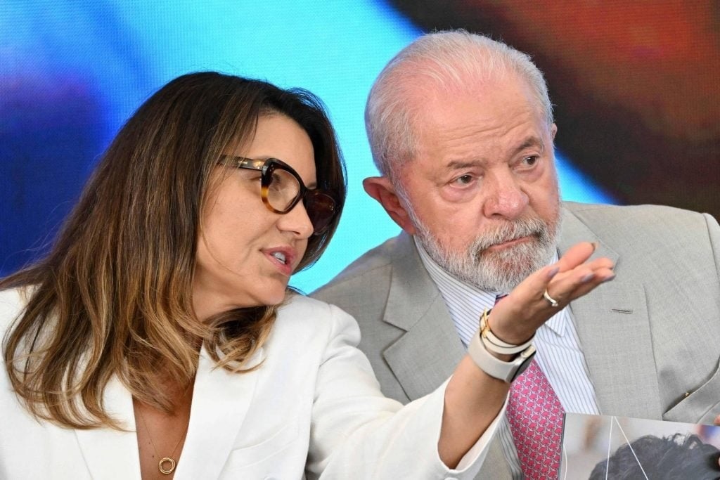 Farra de viagens no governo Lula chega ao TCU