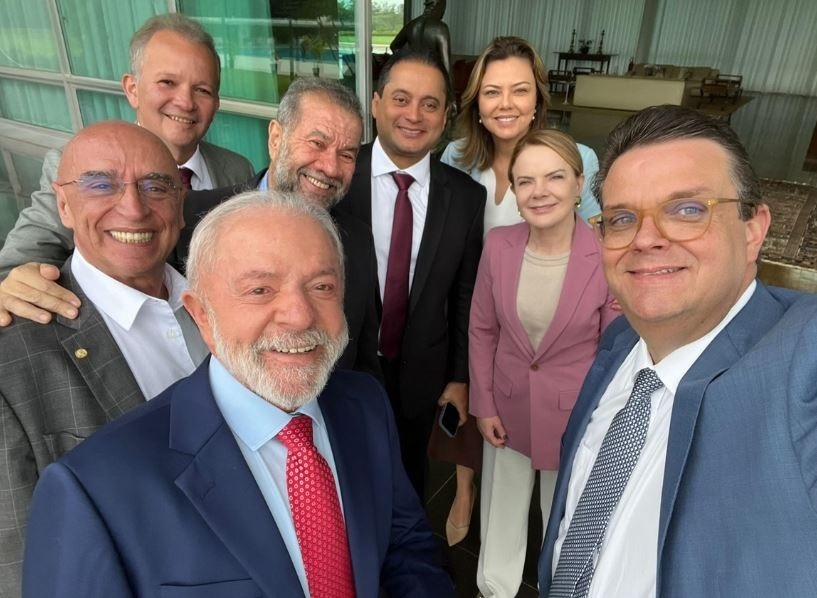 Lula diz a lideranças do PDT não se opor a reduzir penas do 8/1 e cita Bolsonaro