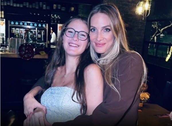 Morre a filha da modelo Schynaider Moura, aos 16 anos