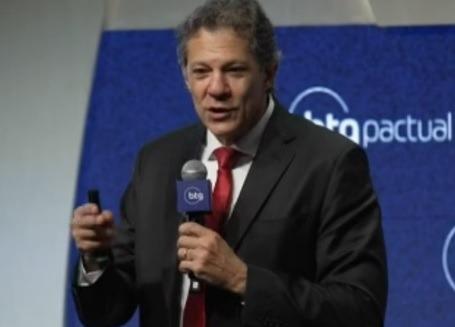 “Eu acho que o juro vai começar a cair”, diz Haddad