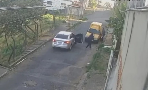 Advogada criminalista é executada com 20 tiros quando caminhava