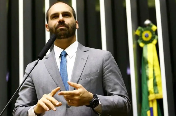 Motta barra pedido da oposição para Eduardo Bolsonaro ser líder da minoria