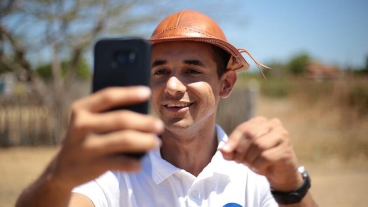 Ato que gerou cassação de prefeito é semelhante ao de Xandy com Allyson Bezerra