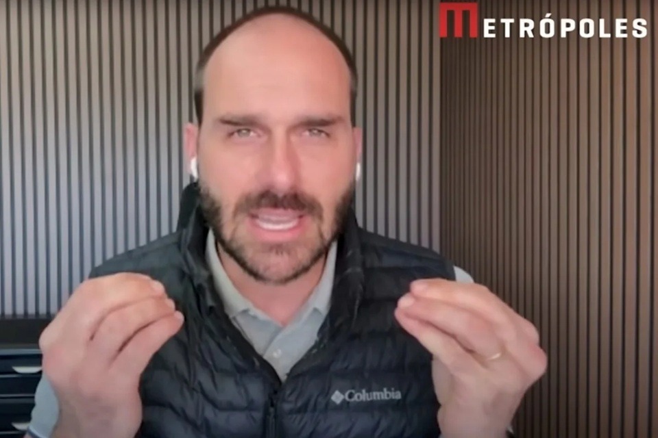 Câmara inclui Eduardo Bolsonaro em lista de devedor e cobra R$ 13 mil por faltas