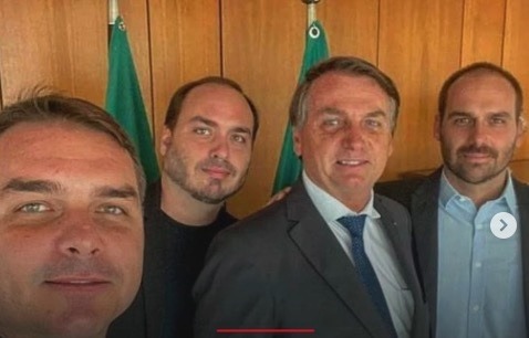 Filhos negam apoio de Jair Bolsonaro a Tarcísio de Freitas