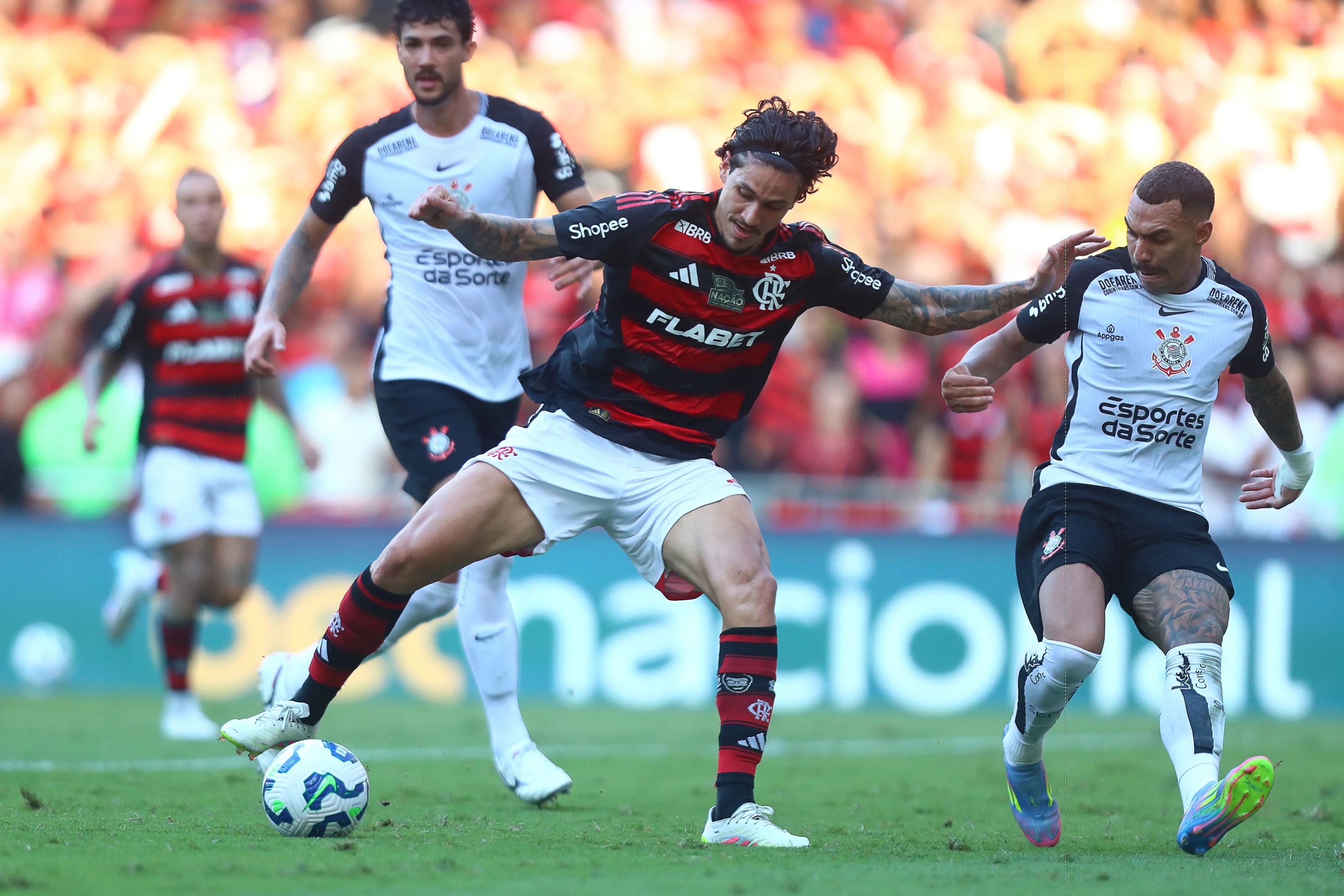 Corinthians x Flamengo, Flu x Botafogo; confira os jogos de hoje e onde assistir