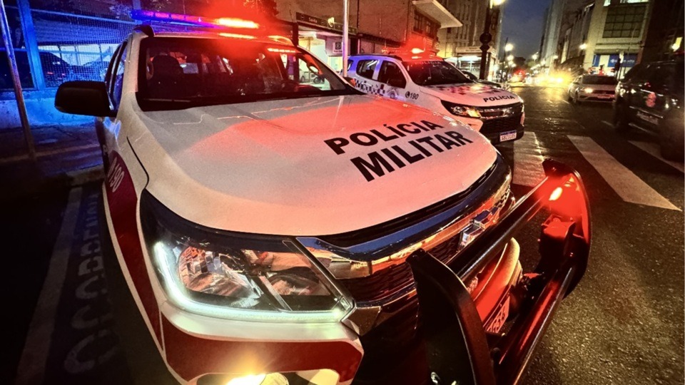 Criança de 9 anos esfaqueia e mata a mãe