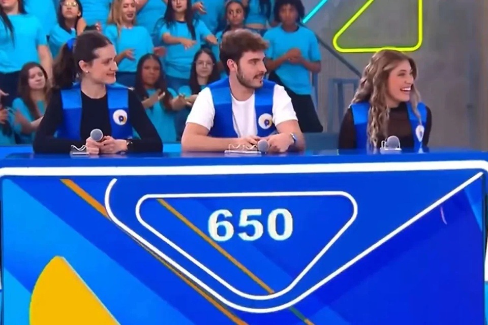 VÍDEO: Celso Portiolli reage após filha não responder pergunta fácil no SBT
