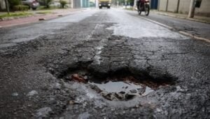 Município de Parnamirim vai ter que indenizar morador por buracos na rua causado pelas chuvas