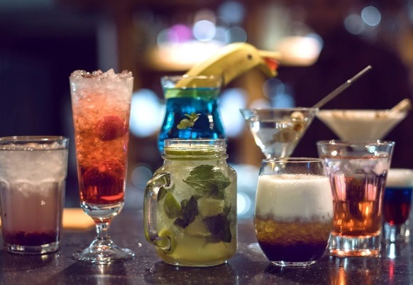 Associação suspeita que PCC tenha fornecido metanol usado para adulterar bebidas em São Paulo