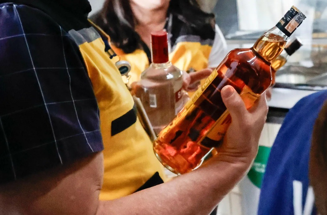 Bebida batizada com metanol: como saber os sintomas ao ingerir produto
