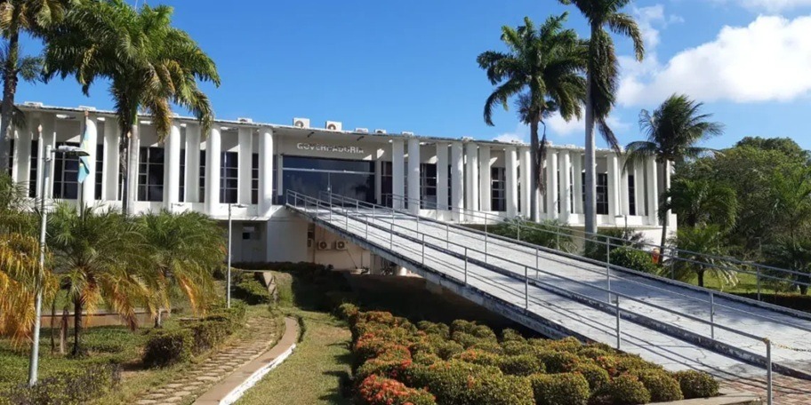Governo do RN inicia pagamento de retroativos salariais para mais de 44 mil servidores 