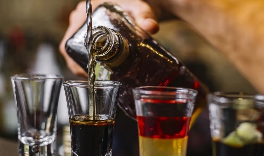 36% de bebidas alcóolicas vendidas no Brasil são falsificadas, diz Fhoresp