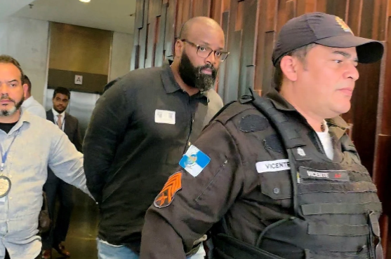 Homem se passa por repórter da Globo e é preso ao tentar extorquir deputado