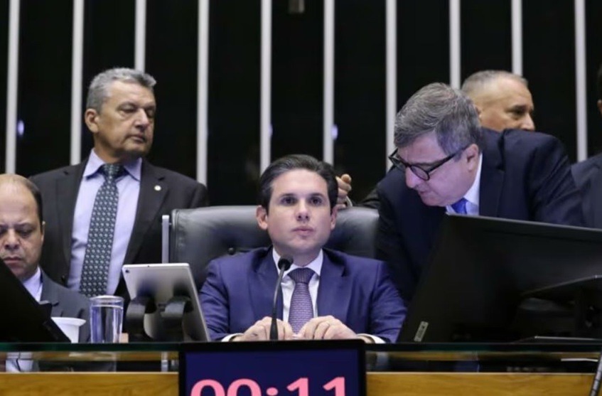 Câmara aprova isenção de IR para até R$ 5 mil e imposto mínimo sobre alta renda