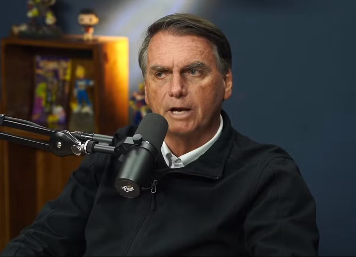 Moraes autoriza entrevista de Bolsonaro a podcast