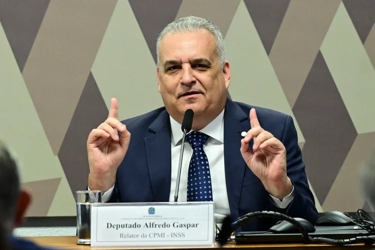 [VIDEO] Governo Lula consegue barrar depoimento de testemunha que prometia revelar nomes de beneficiados no esquema do INSS