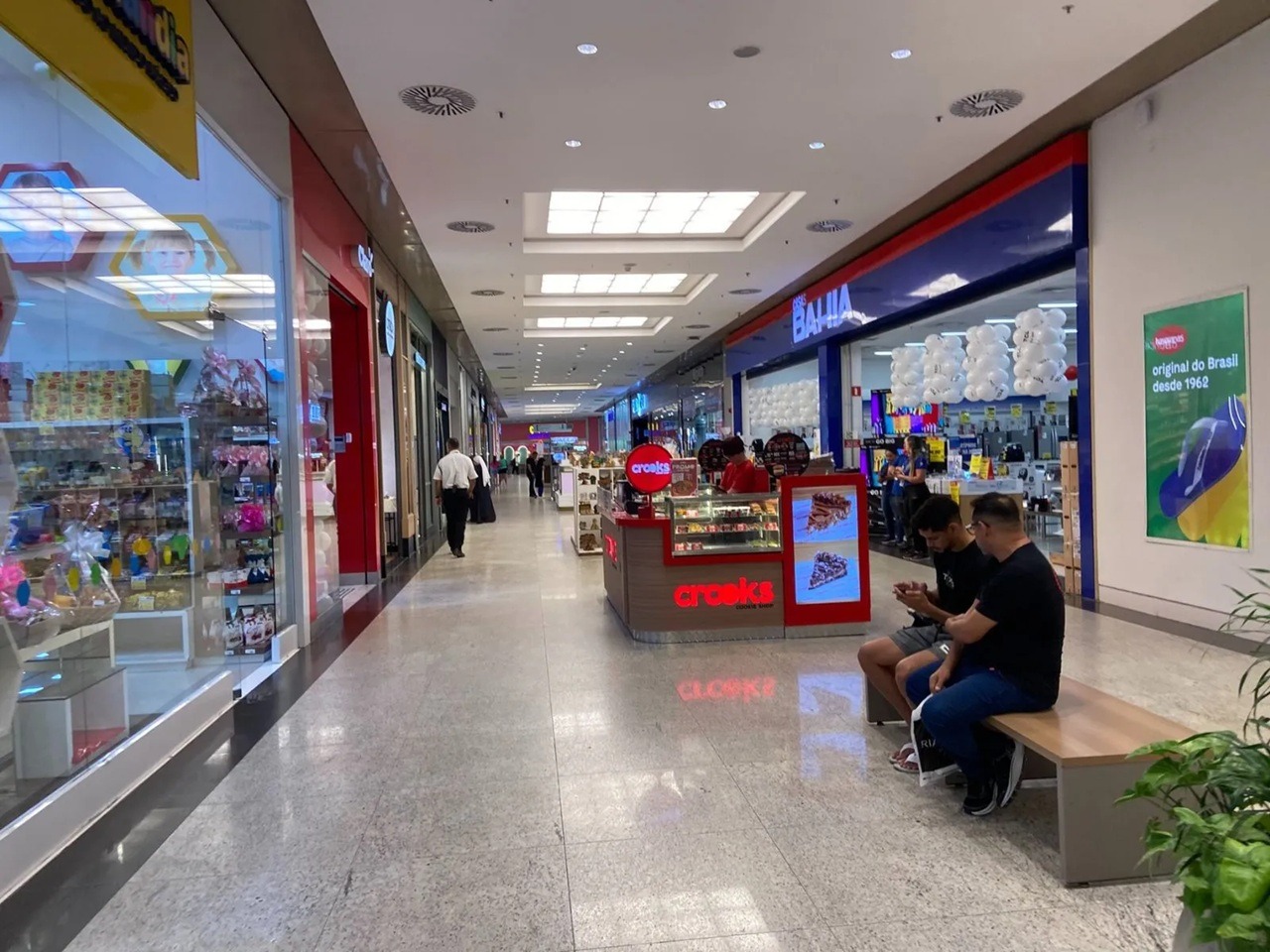 Comércio de Natal terá horário especial no feriado desta sexta-feira; confira