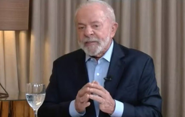 Lula relata problema em avião da FAB antes de decolagem: ‘Tivemos que descer, com medo que pegasse fogo’