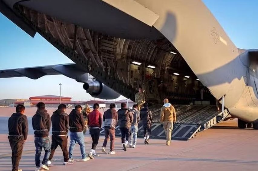 Número de brasileiros deportados dos EUA bate recorde em 2025