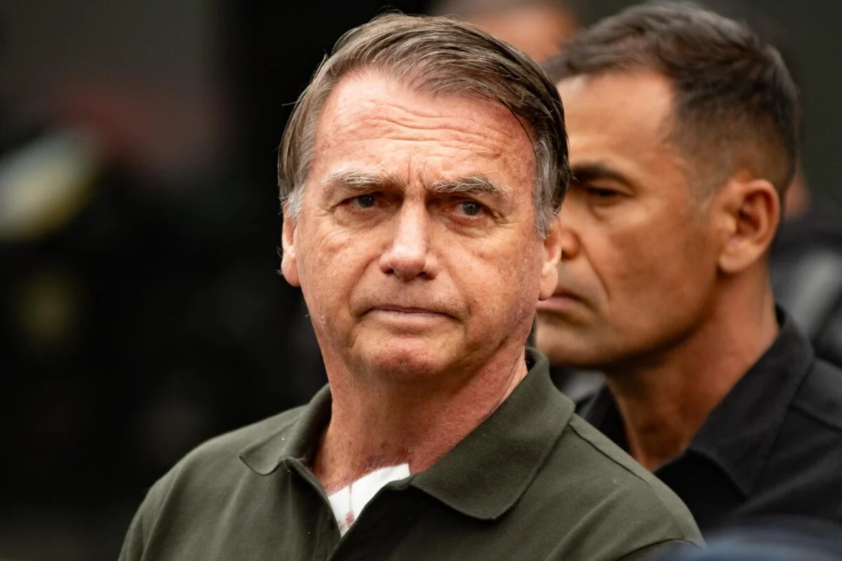 Aliados dizem que Bolsonaro vê Michelle como alternativa a Tarcísio