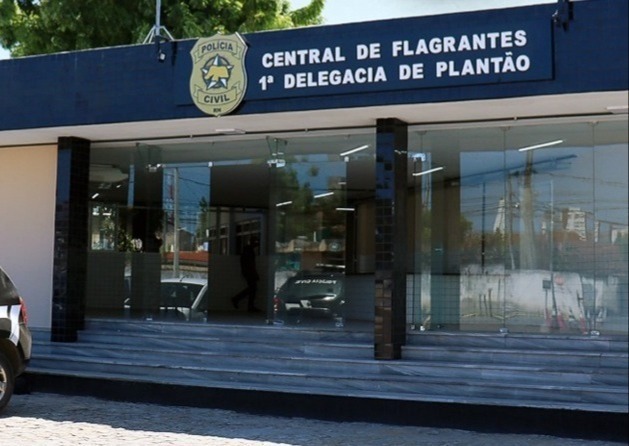 [VÍDEO] Tudo começou com "fio terra": Casal briga após dedada sem consentimento
