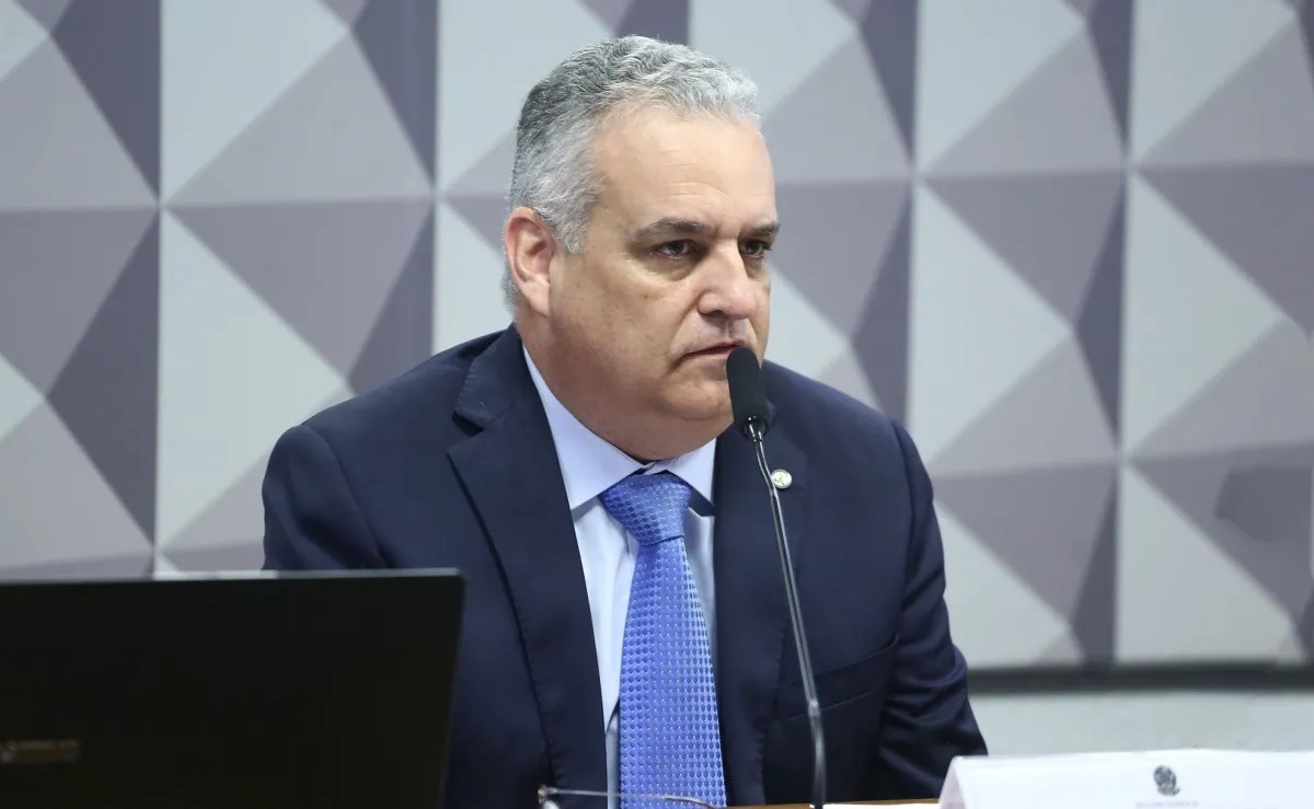 [VIDEO] Ex-sócio de Nelson Wilians assume relógio de R$ 1,3 milhão: "Ainda estou pagando"