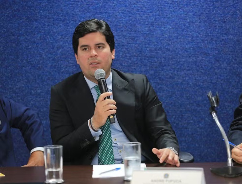 Após anunciar permanência no governo, André Fufuca é afastado do Progressistas