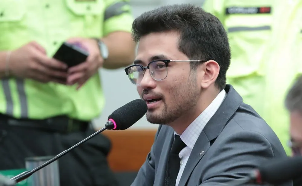 Kim Kataguiri apresenta PEC que autoriza Brasil a produzir armas nucleares