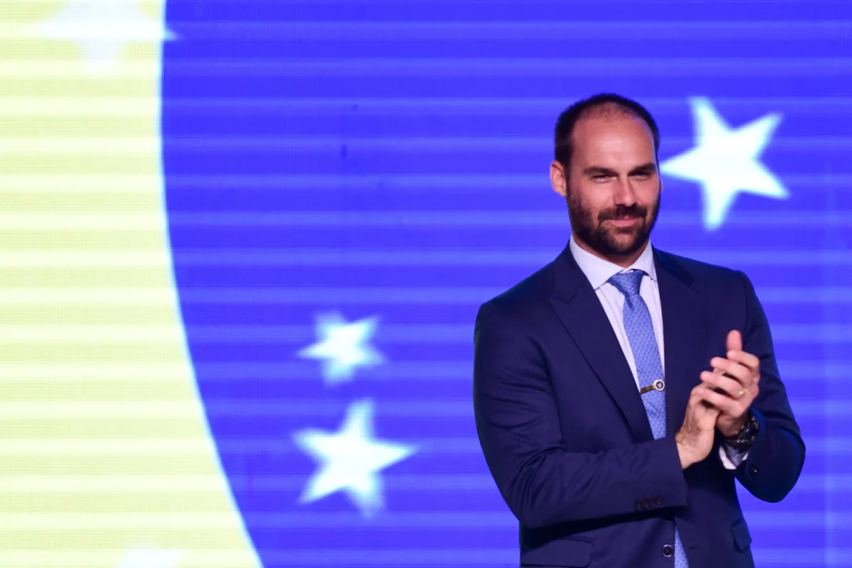 Relator vota por arquivamento de processo de cassação de Eduardo Bolsonaro