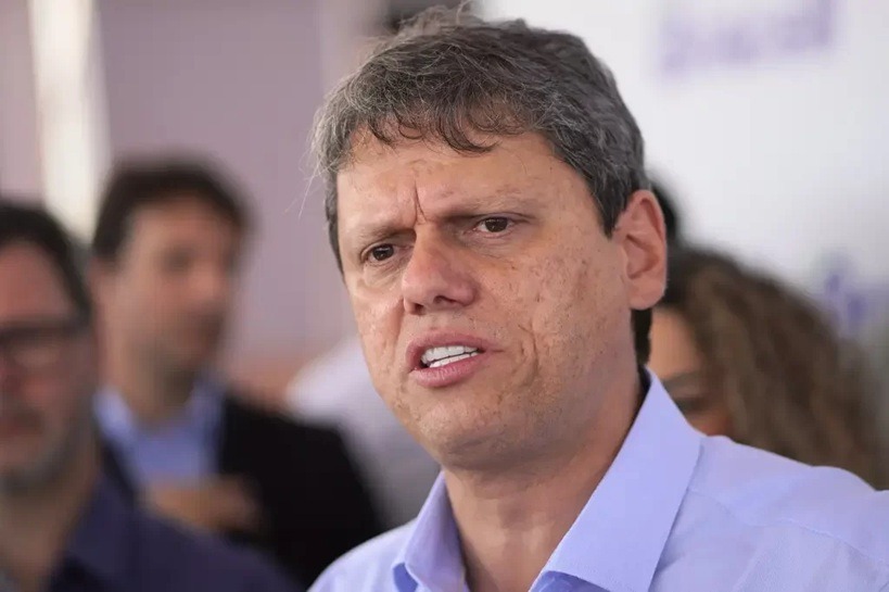 [VÍDEO] Tarcísio acusa PT de mentir e atacar sua imagem: "Tenha vergonha, Haddad"