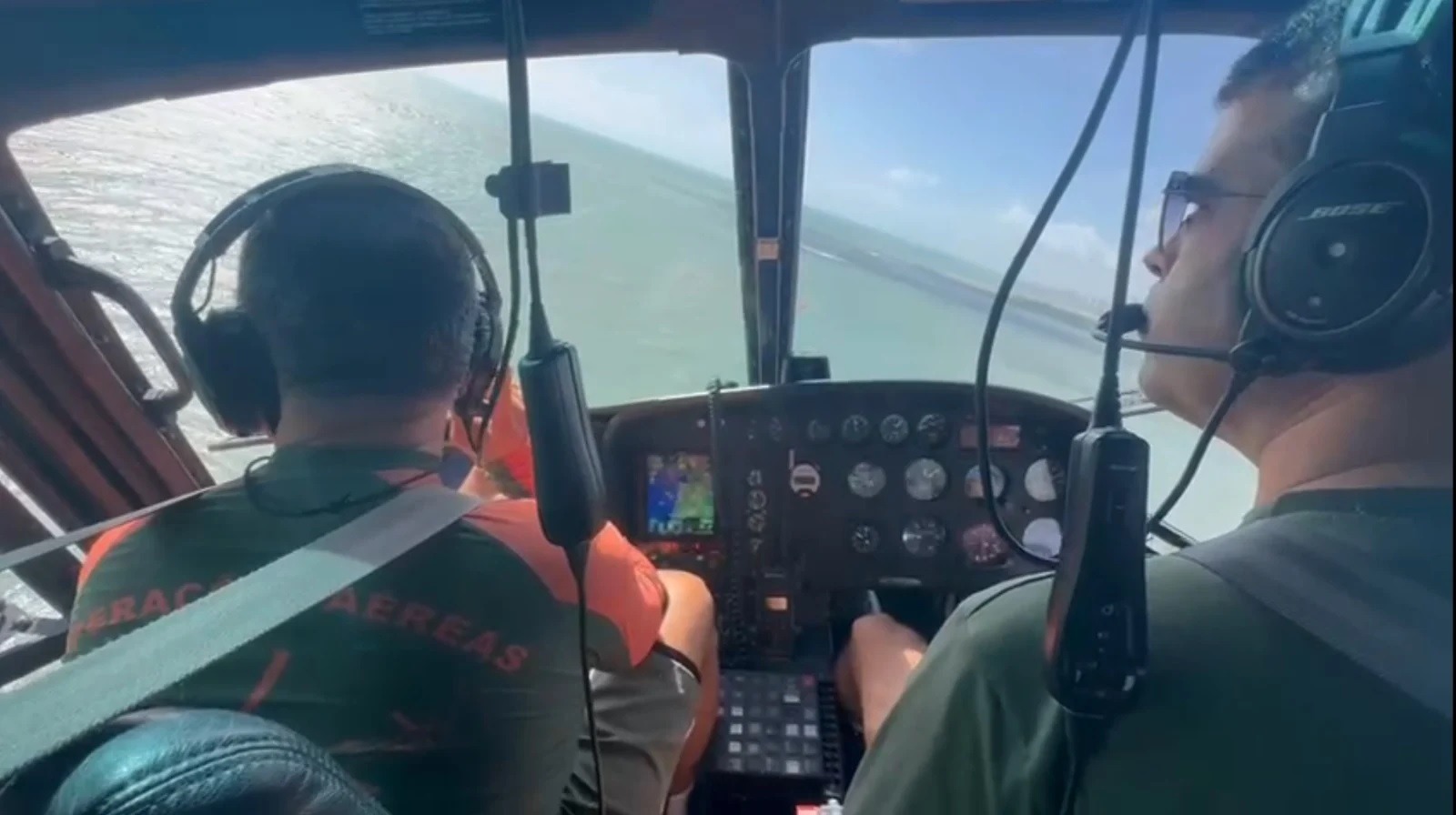 Bombeiros intensificam buscas por marinheiro desaparecido na praia do Forte, em Natal