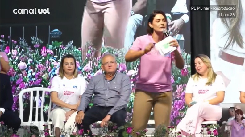 Michelle chama esquerda de ‘maldita’ e critica Lula e Janja por presença em igrejas: ‘casalzinho que demoniza Israel’