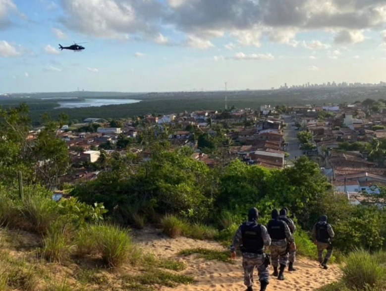 Operação “Território Seguro” prende 30 pessoas e apreende armas e drogas em Natal