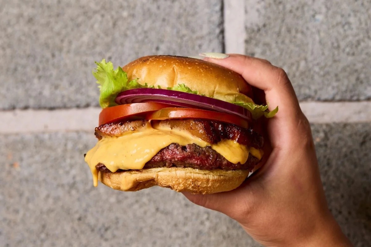 Consumo de fast-food afeta a memória em poucos dias, indica estudo