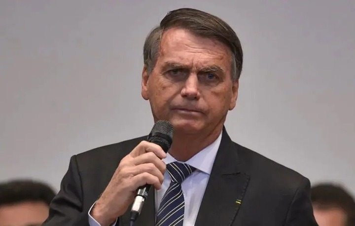 Moraes autoriza Bolsonaro a fazer festa de aniversário em casa para filha
