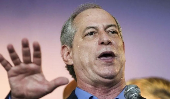 Ciro Gomes se filia ao PSDB após deixar o PDT