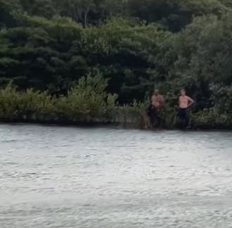 [VÍDEO] Pesquisadores ficam ilhados por mais de 6 horas em praia de Macau